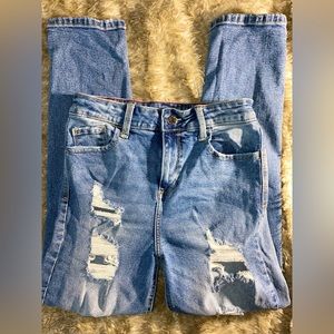 Brand: cello. Size: 5/27. Cute distressed/ripped jeans.